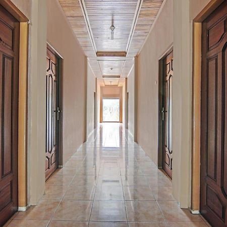 Oyo 92551 Netra Hotel Ujunbatu 외부 사진