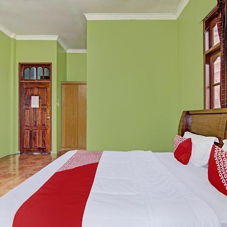 Oyo 92551 Netra Hotel Ujunbatu 외부 사진