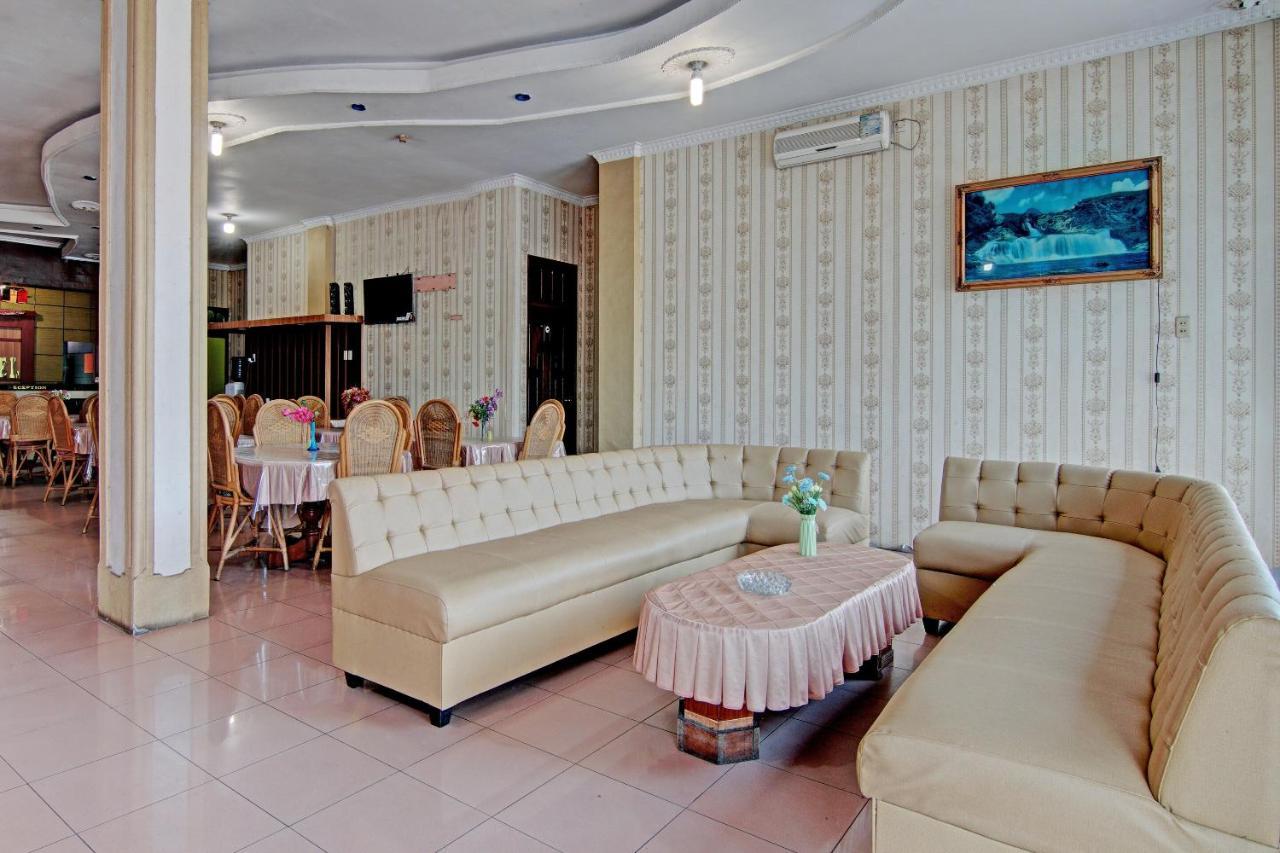 Oyo 92551 Netra Hotel Ujunbatu 외부 사진