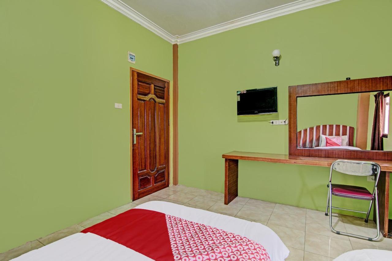 Oyo 92551 Netra Hotel Ujunbatu 외부 사진