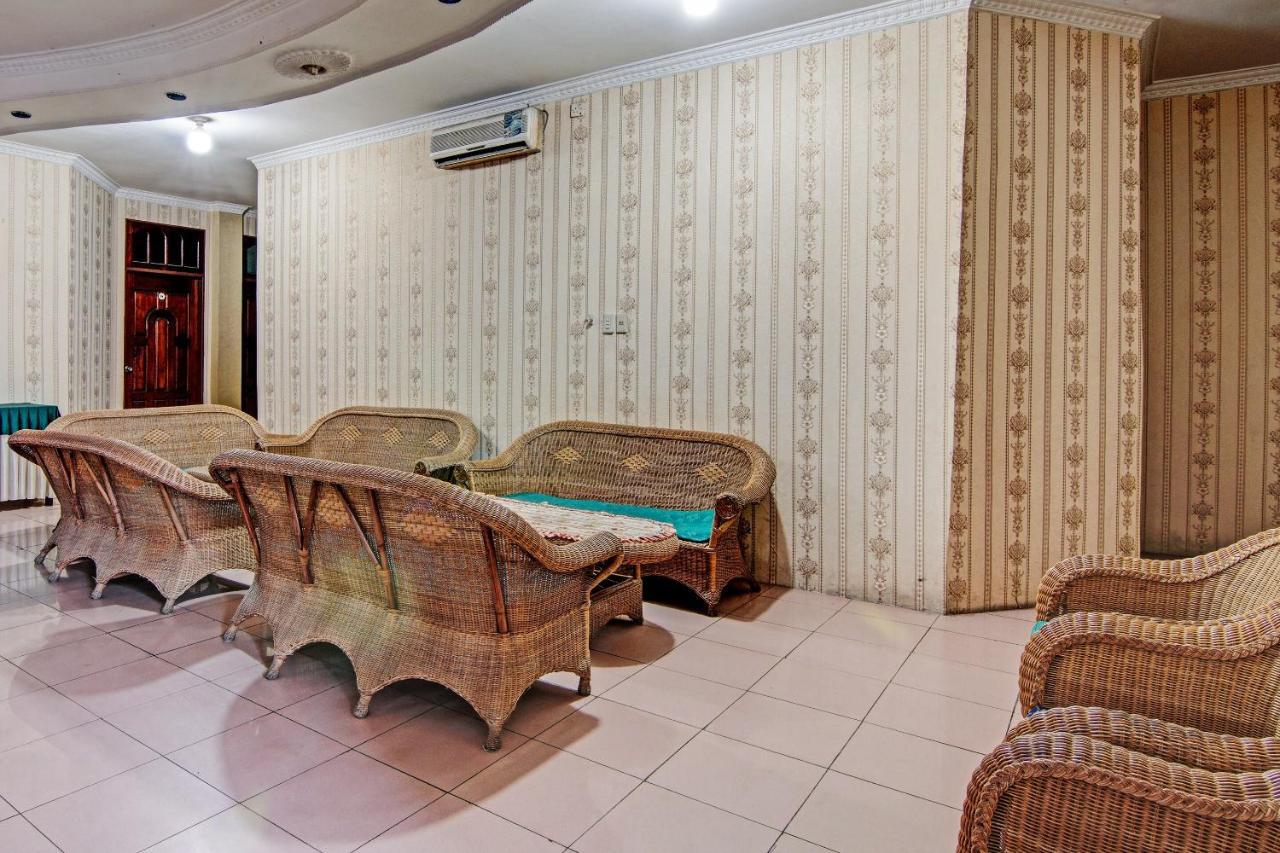 Oyo 92551 Netra Hotel Ujunbatu 외부 사진