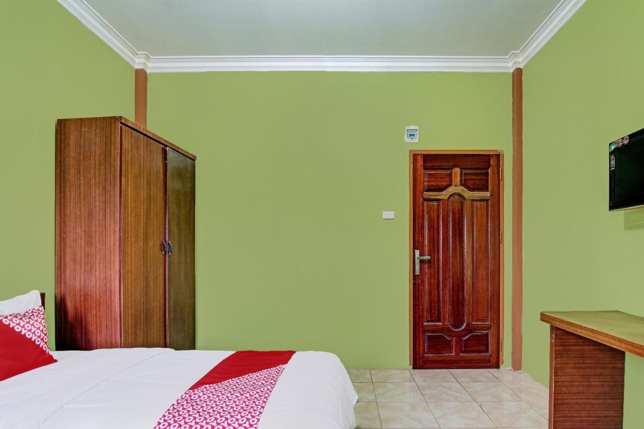 Oyo 92551 Netra Hotel Ujunbatu 외부 사진