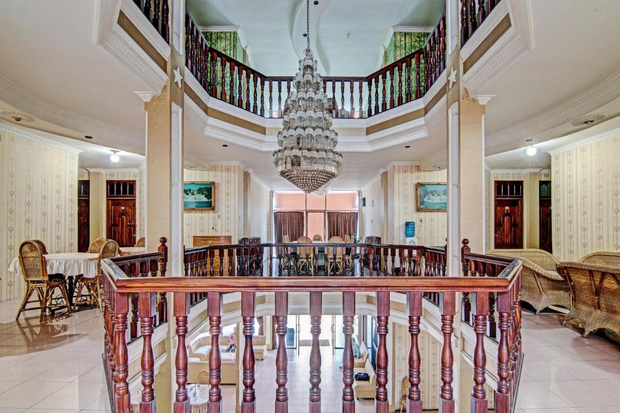 Oyo 92551 Netra Hotel Ujunbatu 외부 사진