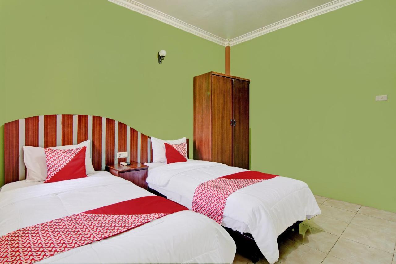 Oyo 92551 Netra Hotel Ujunbatu 외부 사진