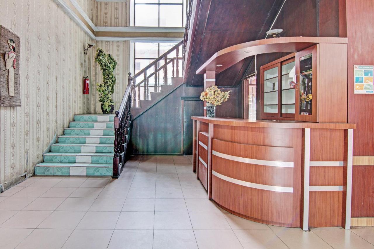 Oyo 92551 Netra Hotel Ujunbatu 외부 사진