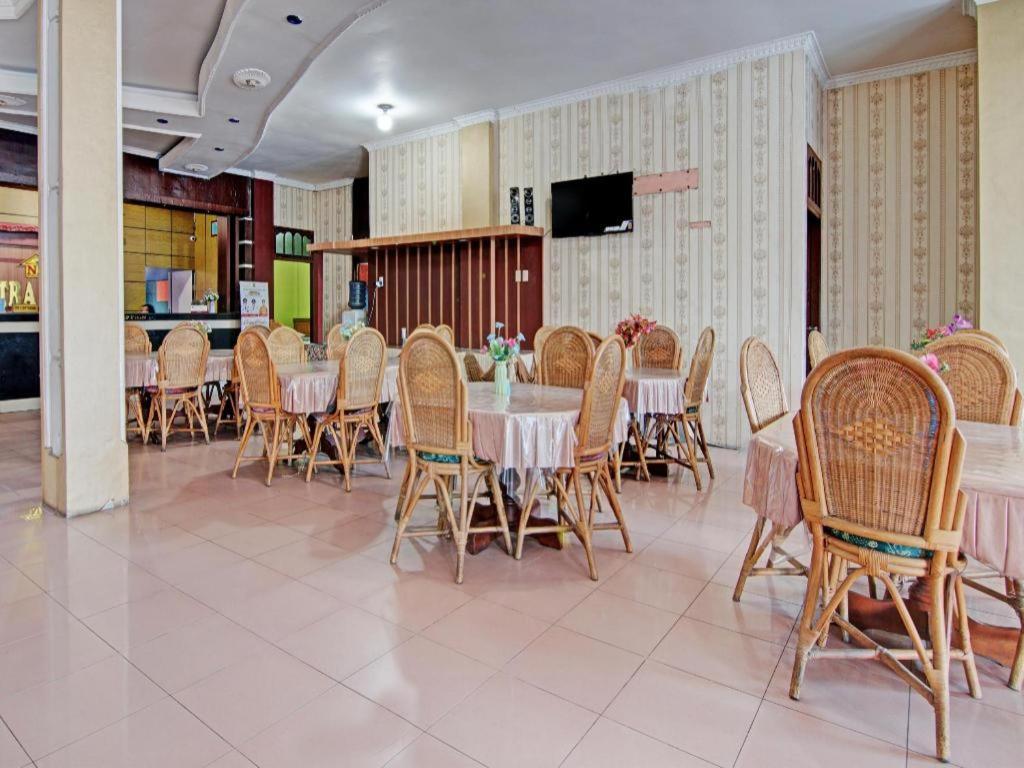 Oyo 92551 Netra Hotel Ujunbatu 외부 사진